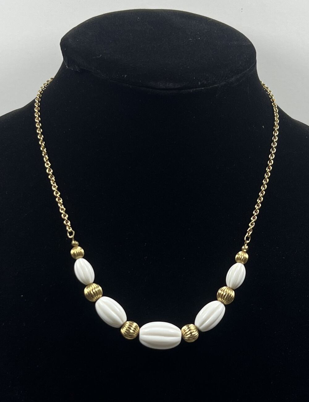 Vintage Avon Nantucket Gold Tone White Plastic Oval Beads Costume Necklace